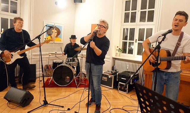 Die Band Greenwood um den Singer-Songw...ert im Schopfheimer Caf am Hebel auf.  | Foto: Roswitha Frey