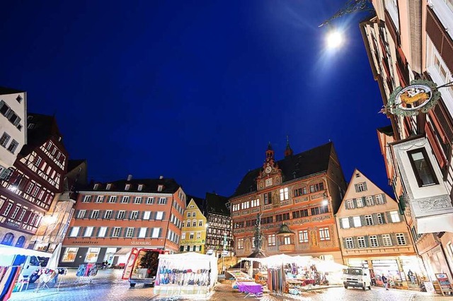 Der Marktplatz in Tbingen zu nchtlicher Stunde  | Foto: Bernd Weibrod (dpa)