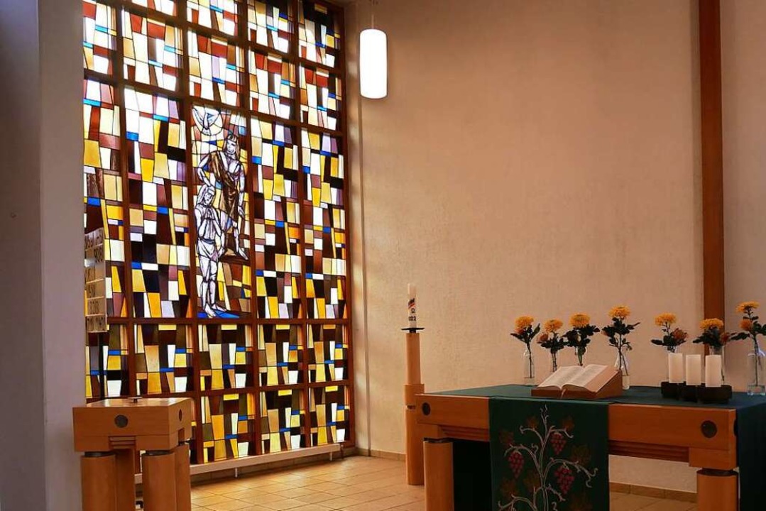 Das Glasfenster bleibt in der Christuskirche.  | Foto: Michael Gottstein