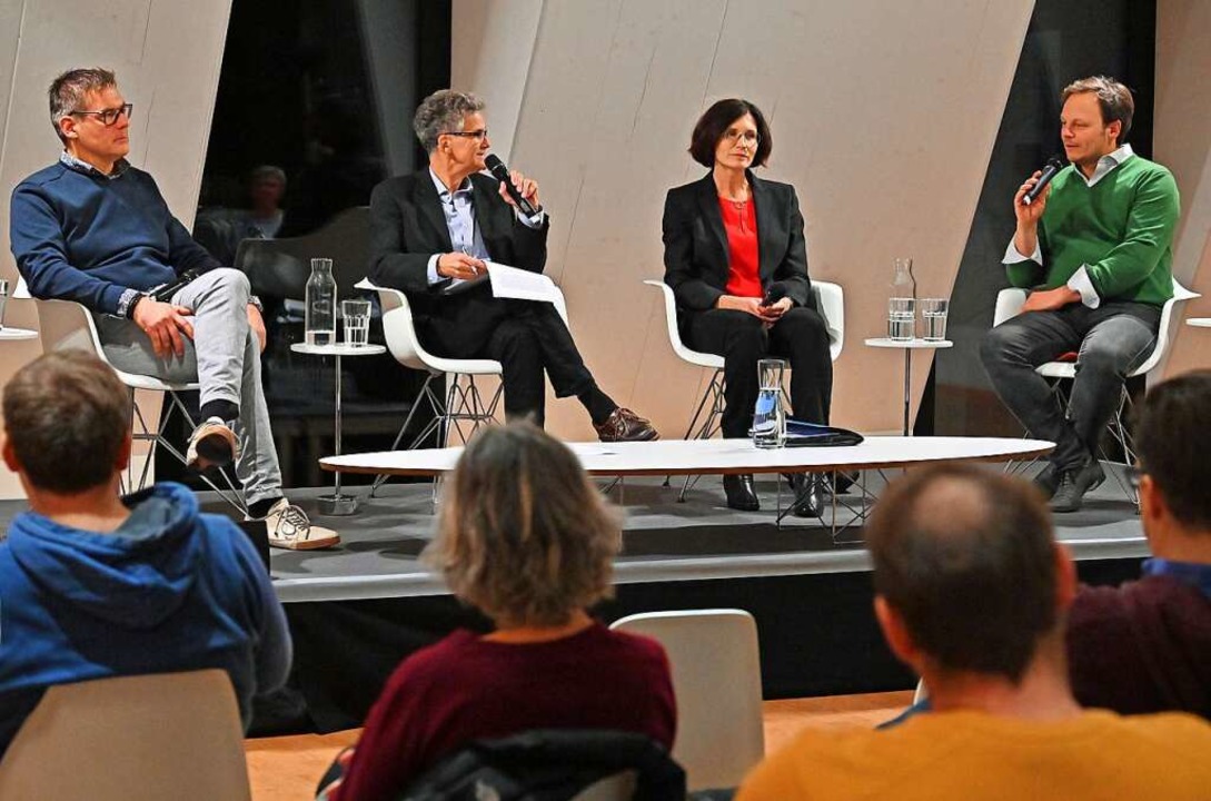 Diskutierten auf dem Podium: Schulcate...ertreter Sebastian Kölsch (von links).  | Foto: Michael Bamberger