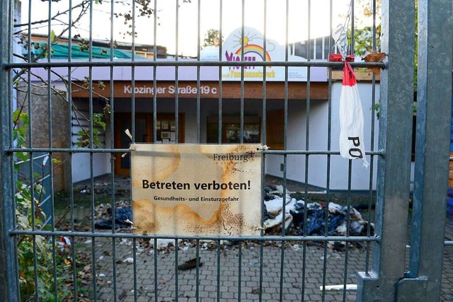 Die Brandfolgen sind am Kita-Stammsitz weiterhin unbersehbar.  | Foto: Ingo Schneider