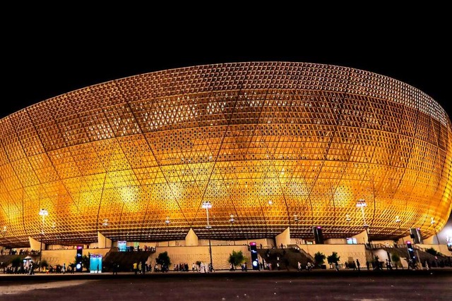 Das Lusail-Stadion in Katar ist ein Mo...und 660 Millionen Euro gekostet haben.  | Foto: IMAGO/Laci Perenyi