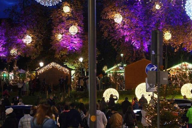 Fotos: Weihnachtsmarkt lockt viele Besucher in die Freiburger City