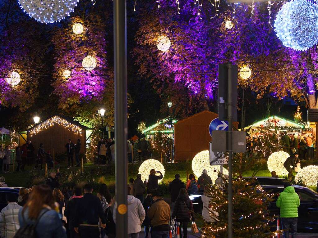 Vorweihnachtlicher Lichterglanz in der Freiburger City