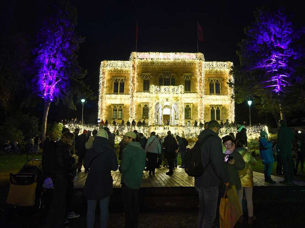 Vorweihnachtlicher Lichterglanz in der Freiburger City