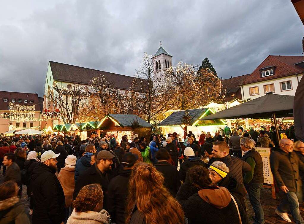 Vorweihnachtlicher Lichterglanz in der Freiburger City