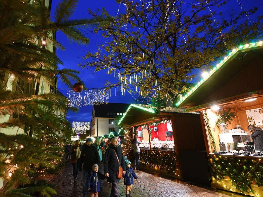 Vorweihnachtlicher Lichterglanz in der Freiburger City