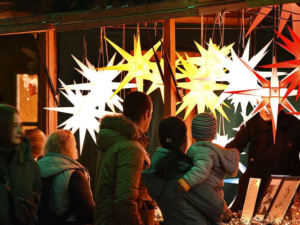 Vorweihnachtlicher Lichterglanz in der Freiburger City