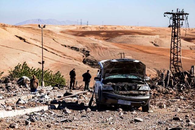 Trkei fliegt Luftangriffe auf kurdische Gebiete in Syrien und im Irak