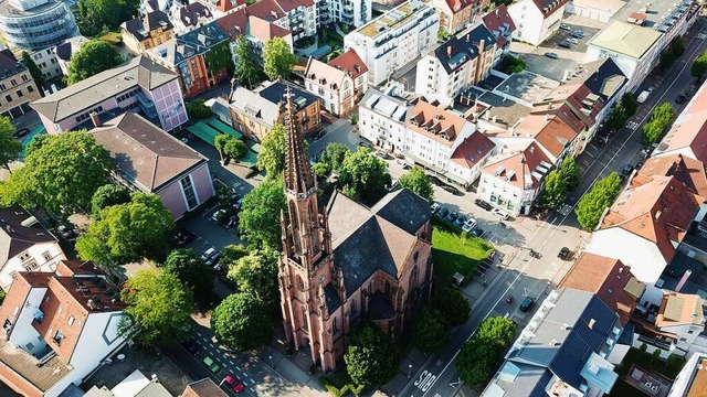 Die evangelische Stadtkirche in Offenburg  | Foto: Michael Saurer