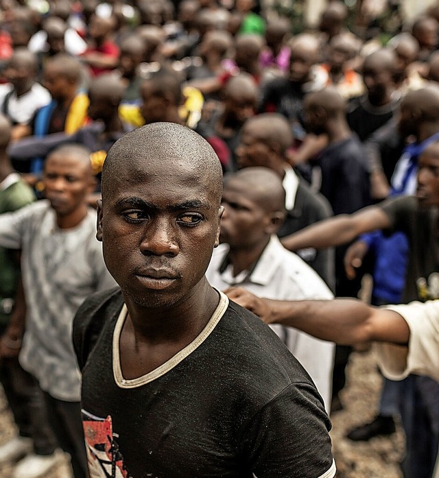 Ein junger Rekrut der kongolesischen Armee, die gegen die M23-Rebellen kmpft  | Foto: Moses Sawasawa (dpa)