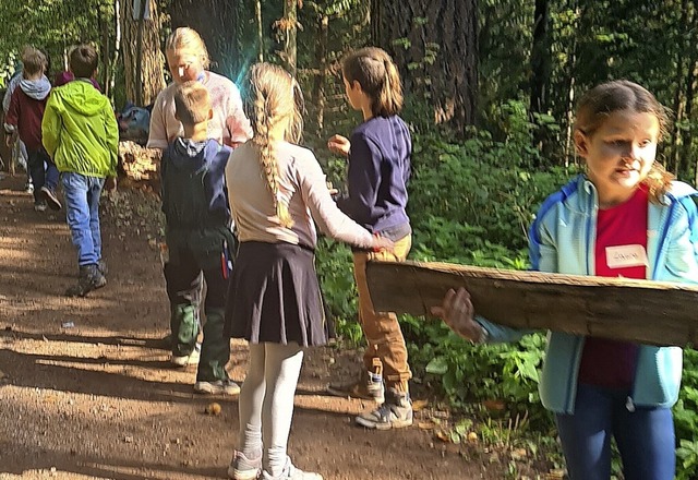 Die Kinder der Klasse 4b bei den Waldjugendspielen.  | Foto: Privat
