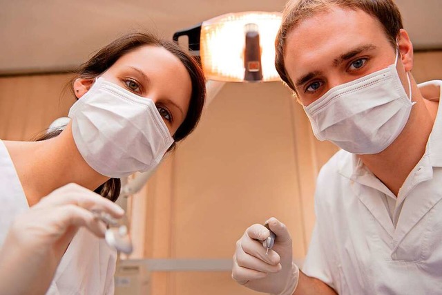 40 Ausbildungspltze als Zahnmedizinis...11; mehr als in allen anderen Berufen.  | Foto: Volker Witt (Stock.adobe.com)