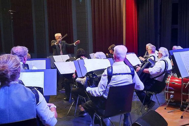 Egon Oschwald, langjhriger Dirigent d...menden Jahr endgltig zur Seite legen.  | Foto: Heidrun Simoneit