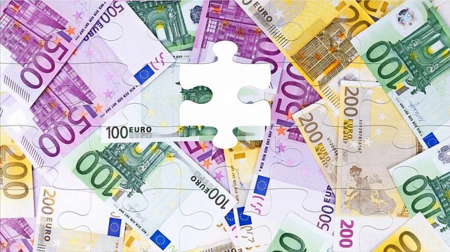 Einen Finanzlcke von rund 2,5 Million...Haushalt 2023 des Kreises Emmendingen.  | Foto: jozsitoeroe (stock.adobe.com)