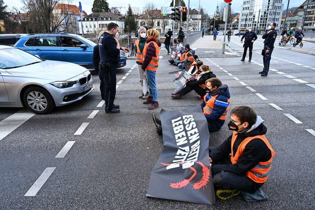 Die Blockade am 7. Februar dieses Jahr...un für einen 29-Jährigen Konsequenzen.  | Foto: Thomas Kunz
