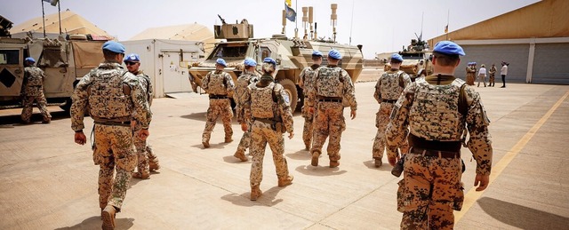 Gefhrlicher Einsatz: Die Bundeswehr b...nd Soldaten an der UN-Mission in Mali.  | Foto: Kay Nietfeld (dpa)