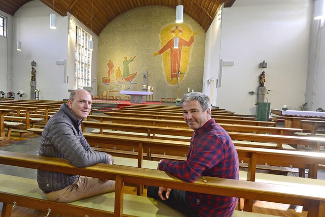 Jan Khle (links) und Andreas Imhof vo...rg-Mitte im Kirchenraum von St. Josef.  | Foto: Ingo Schneider