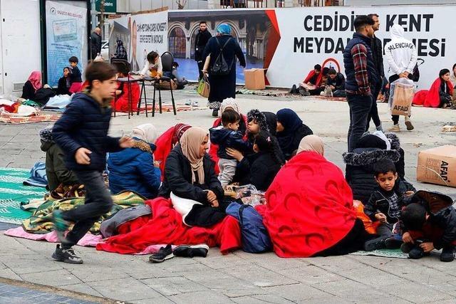 Mehr als 70 Verletzte bei Erdbeben im Nordwesten der Türkei