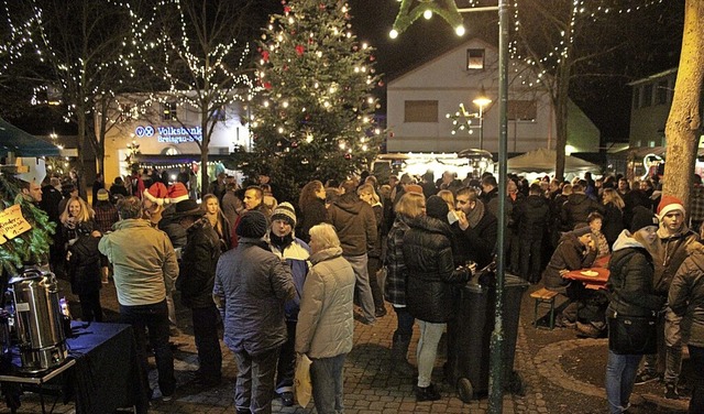 Die Weihnachtsbeleuchtung in Hartheim,...erter Betrieb der Straenbeleuchtung.   | Foto: Otmar Faller