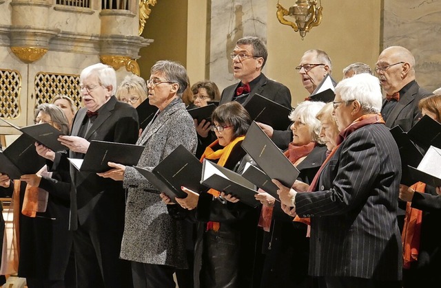 Der Wehrer Kirchenchor singt unter Leitung von Elisabeth Schlegge-Weidt.  | Foto: Michael Gottstein