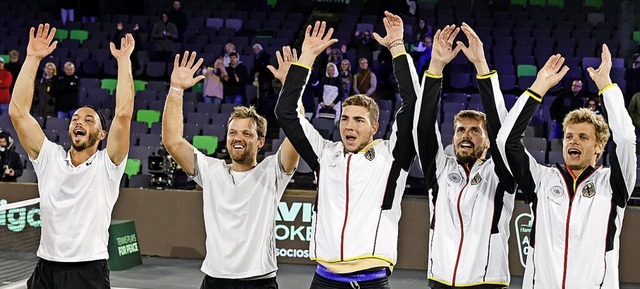 Das deutsche Daviscup-Team: Tim Ptz, ...r Otte und Yannik Hanfmann (von links)  | Foto: Frank Molter (dpa)