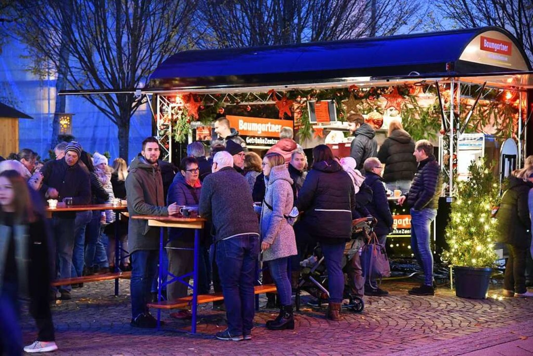 2019 war am Rheinfelder Weihnachtsmarkt viel los.  | Foto: Martin Eckert