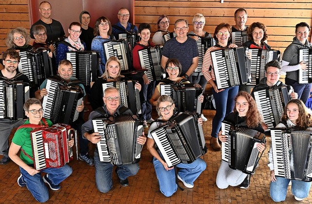 Erstmals dabei in der Kirche St. Barth...t das Schlchttal Akkordeon Orchester.  | Foto: Privat