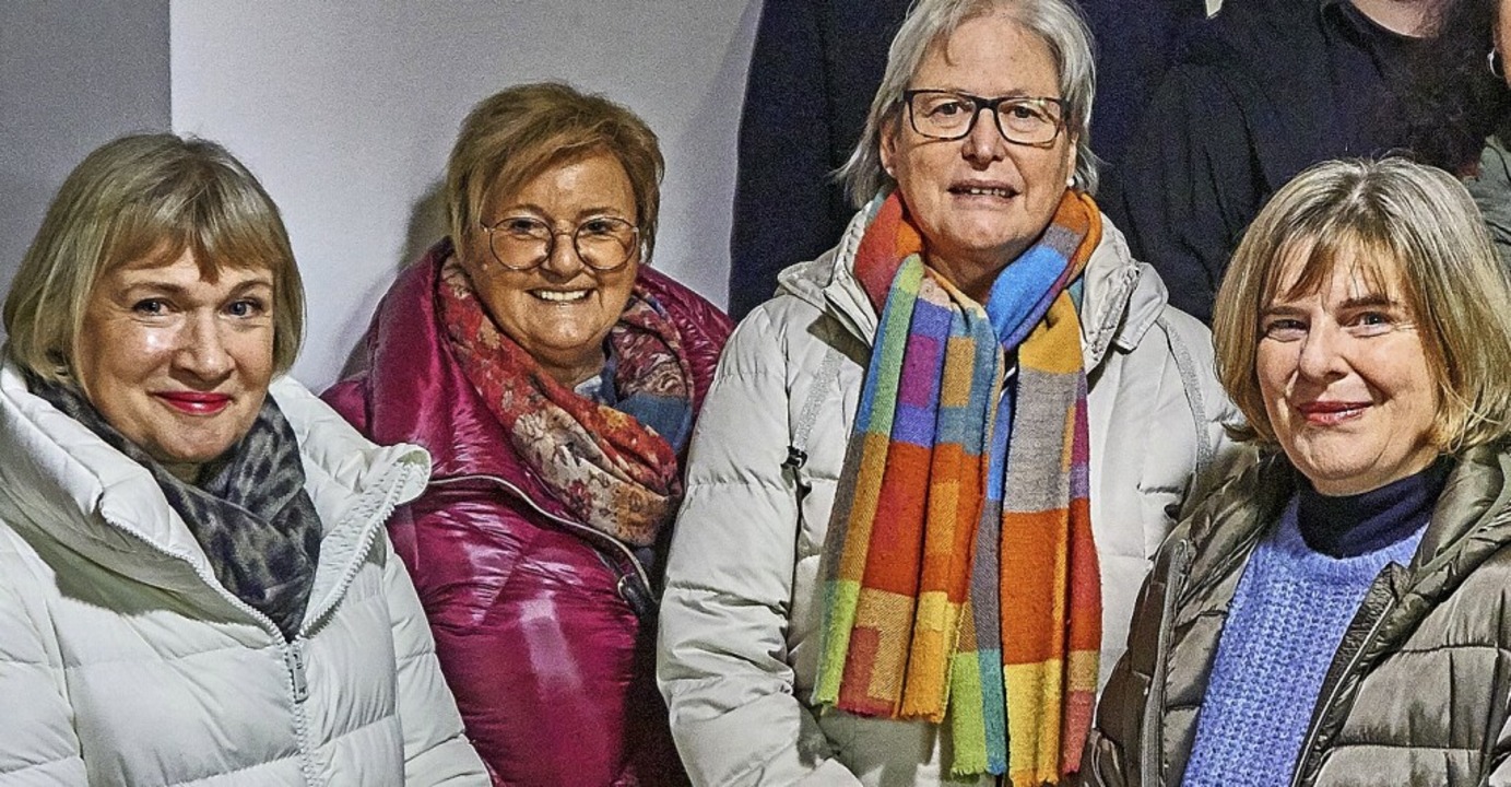 Sagen Nein zu Gewalt: Dorothee Ebinger...smüller und  Andrea Breit (Zonta-Club)  | Foto: Julia Becker