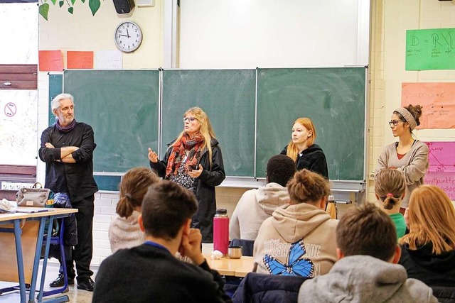 Im Nachgang zur Auffhrung des Theater...Gesprch mit Realschlern in Endingen.  | Foto: Ruth Seitz