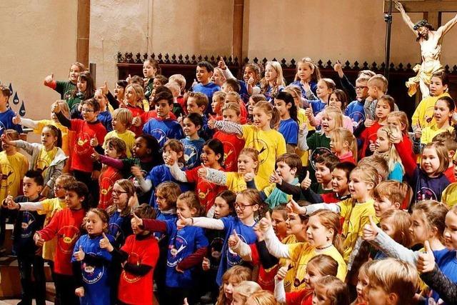 Mehr als 200 Kinder lassen wieder Advents- und Weihnachtslieder erklingen