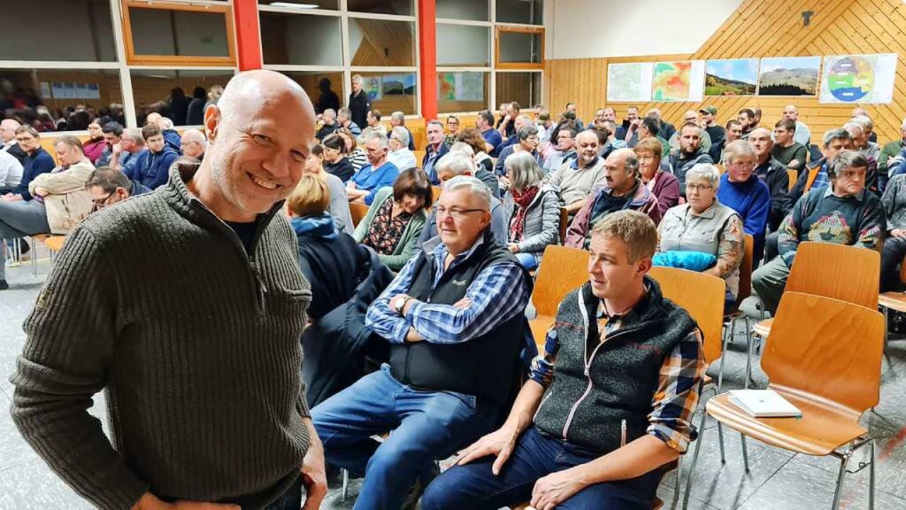 Bis auf den letzten Platz besetzt war ...er mit Brgermeister Michael Engesser.  | Foto: Gerald Nill
