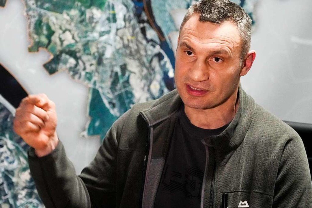 Vitali Klitschko, Brgermeister von Ki...uft die Menschen zum Zusammenhalt auf.  | Foto: Efrem Lukatsky (dpa)