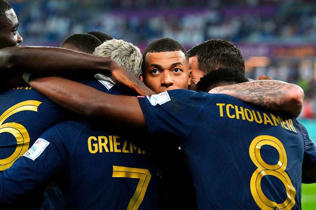 Frankreichs Kylian Mbappe (Mitte) jubelt nach seinem Treffer zum 2-1  | Foto: Nick Potts (dpa)
