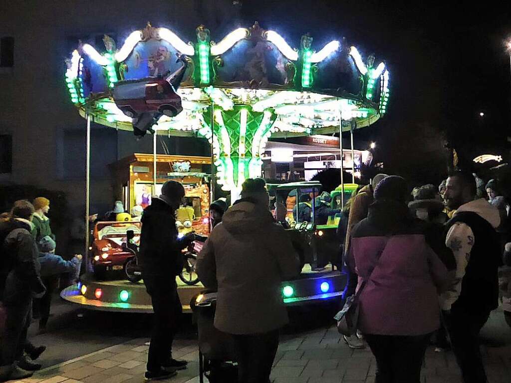 Es weihnachtet wieder: Eisige Temperaturen, weihnachtliche Beschallung und der unwiderstehliche Duft von Glhwein, Punsch und Bratwrsten sorgten zum traditionellen Christkindlemarkt in Bad Krozingen fr festliche Stimmung.