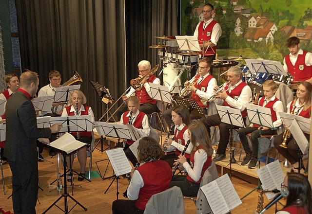Als souvernes Blasorchester, unter de...einem Jahreskonzert die vielen Gste.   | Foto: Petra Wunderle