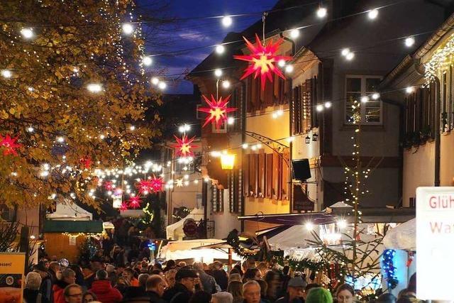 Festliche Stimmung bei den Weihnachtsmärkten in Burkheim und Ihringen