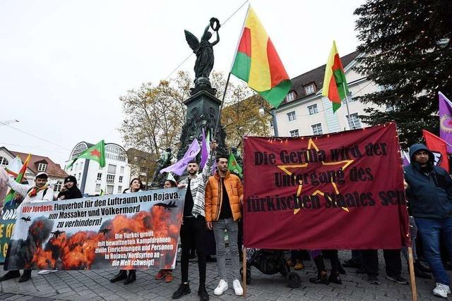 Autonome, Querdenker, Iraner, Kurden, Ukrainer – alle gehen in Freiburg auf die Straße
