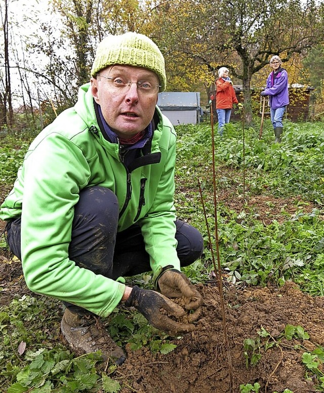 An Helfern mangelte es nicht.  | Foto: Georg Vo