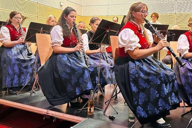 Die Trachtenkapelle Hg-Ehrsberg sorgt fr einen unterhaltsamen Abend