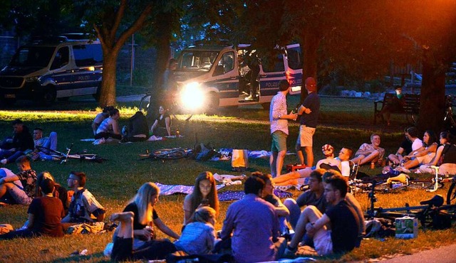 Wenn die Polizei im Seepark kontrolliert, wird es  leiser &#8211; vorbergehend.  | Foto: Michael Bamberger