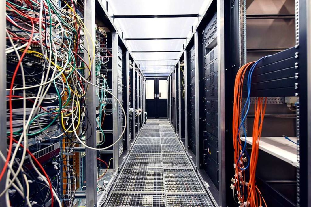 Auch Daten müssen schnell verarbeitet werden (Symbolfoto eines Server-Raums).  | Foto: Thomas Kunz