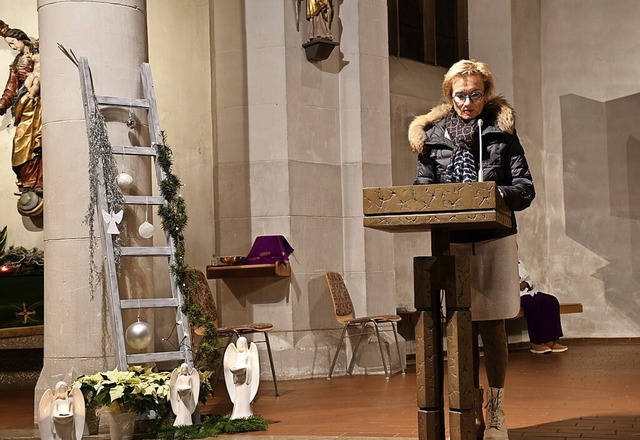 Gertrud Wittek vom Pfarrgemeinderat  b... Himmelsleiter im Abendgottesdienst.    | Foto: Heinz und Monika Vollmar