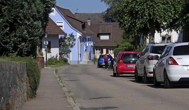 Die Lindenstrae in Niederweiler soll ...und Kanalarbeiten umgestaltet werden.   | Foto: Volker Mnch