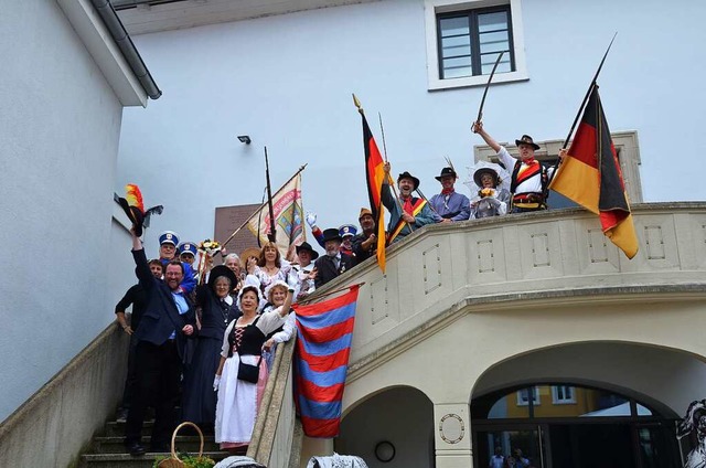 Szene im Rahmen des Freiheitstages 201...men mit Biedermeier- und Heckergruppe.  | Foto: Helmut Seller                       