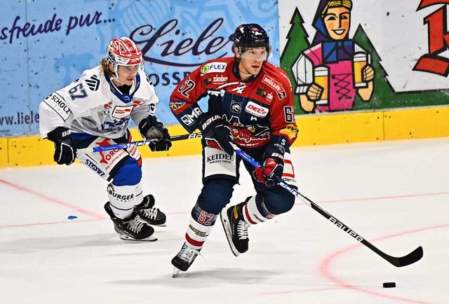 Auch der Freiburger Top-Scorer Tor Immo (rechts) ging in Krefeld leer aus.  | Foto: Achim Keller