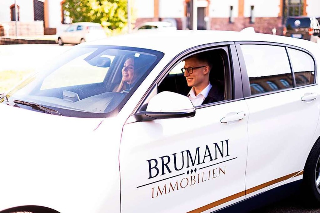 Das Team von Brumani Immobilien kommt ...g von hochwertigen Bildern und Videos.  | Foto: Luiza Gunzenhauser