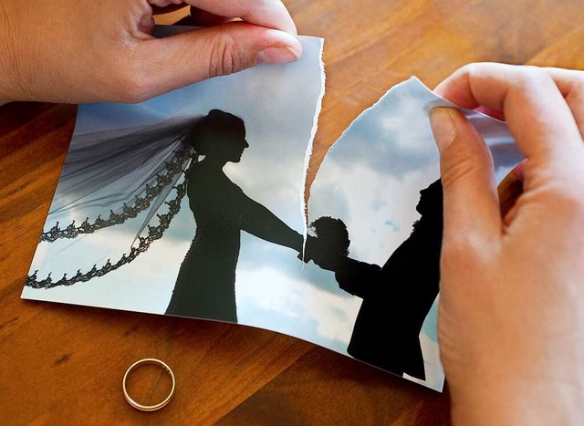 Bei einer Scheidung wird die Ehe von zwei verheirateten Menschen aufgelst.  | Foto: Patrick Pleul