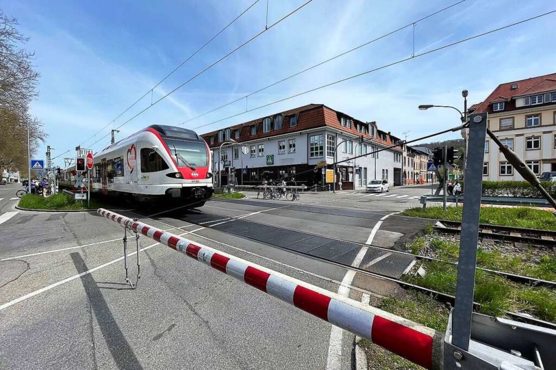 Beim Bahnbergang Baumgartnerstrae kommt es oft zu gefhrlichen Situationen.  | Foto: Barbara Ruda