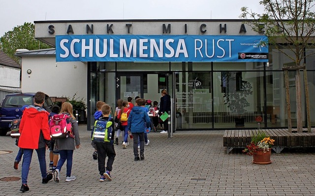 Das Pfarrheim St. Michael wird vorber...emeinschaftsschule als Mensa genutzt.   | Foto: Adelbert Mutz